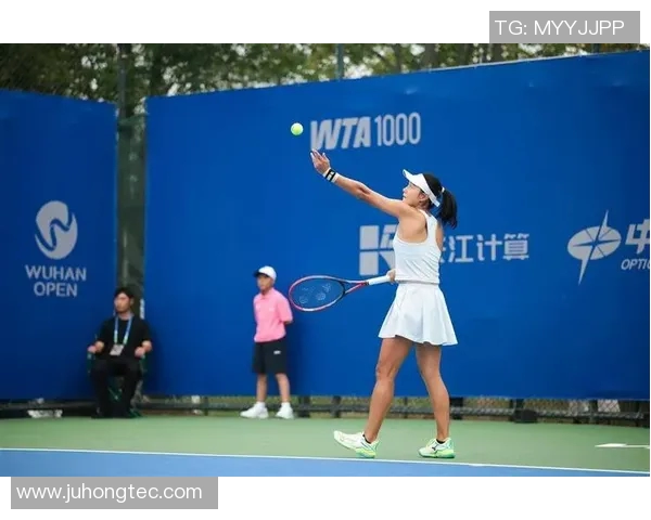 武汉网球队以64分稳居冠军赛积分榜首位展现强大实力